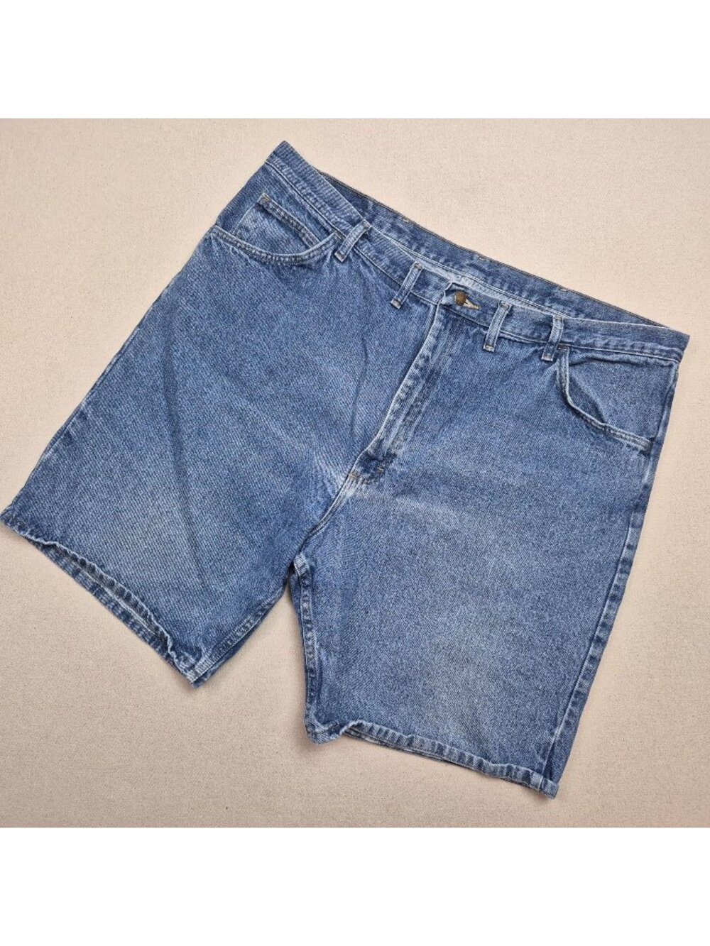 Wrangler Men's Classic Relaxed Fit 5-Pocket Denim Jean Shorts Sz 44R EXCELLENT!!
